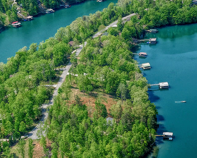 Windsor Pointe Subdivision on Norris Lake